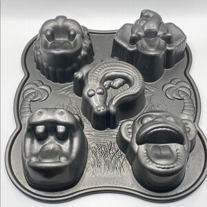 Nordic Ware Hungry Animals Animal-Shaped Baking Mold for Kids 4 cups